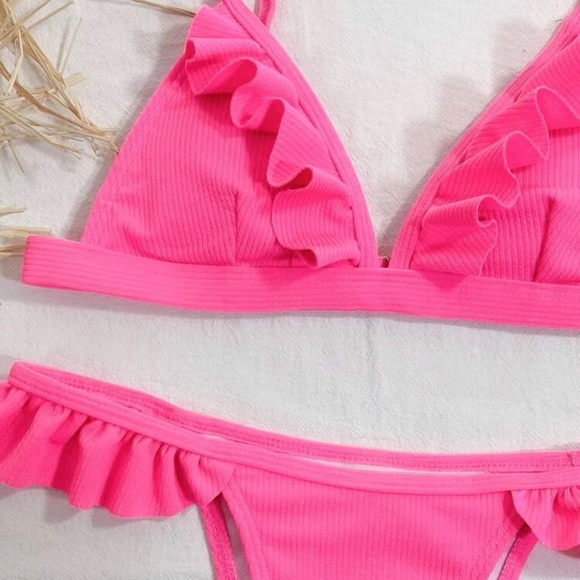 Hot pink cheeky bikini set! Size small. Brand new!! - Picture 3 of 7